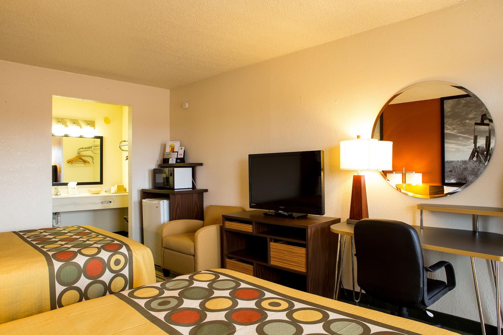 Super 8 By Wyndham Woodward Hotell Eksteriør bilde